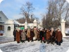 У ворот загородной усадьбы Вяземских-Шереметевых в селе Остафьево.