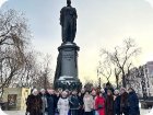 У памятника А.С. Грибоедову