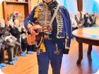 Бравый гусар - исполнитель старинных романсов
